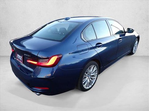 Used 2023 BMW 330i xDrive Sedan image 4