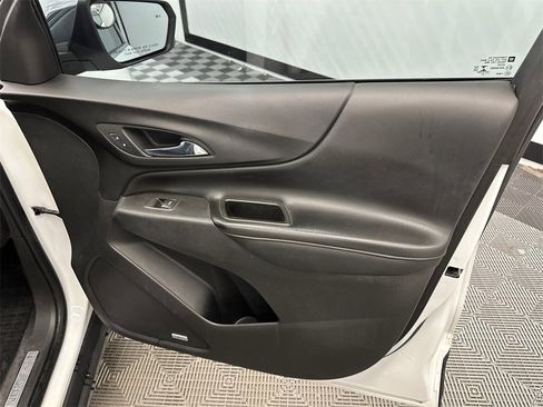 Used 2020 Chevrolet Equinox Premier image 16