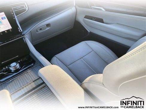 Used 2023 Jeep Wagoneer L Series II image 16