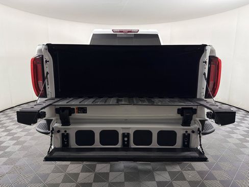 Used 2022 GMC Sierra 2500 AT4 w/ AT4 Premium Plus Package AWD/4WD image 17