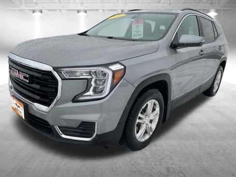 Used 2023 GMC Terrain SLE w/ Driver Convenience Package image 14