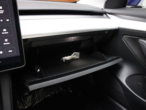 Used 2023 Tesla Model 3 Standard Range image 27