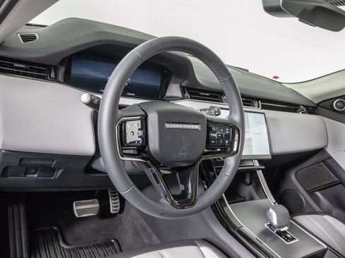 Used 2024 Land Rover Range Rover Evoque Dynamic SE AWD/4WD image 17