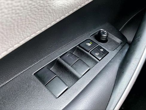 Used 2020 Toyota Corolla SE image 33