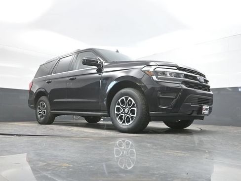 Used 2024 Ford Expedition XLT AWD/4WD image 48