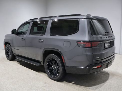 Used 2023 Jeep Wagoneer Series II image 4