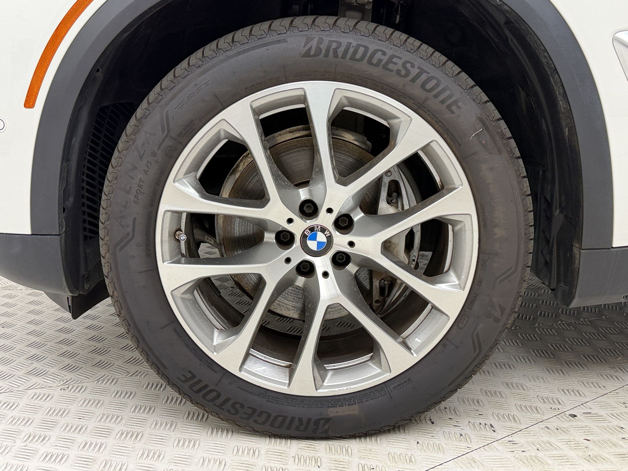 Certified 2024 BMW X5 xDrive40i w/ Parking Assistance Package AWD/4WD image 13