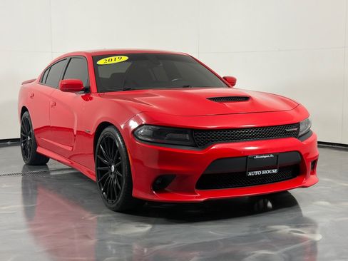 Used 2019 Dodge Charger R/T RWD image 3