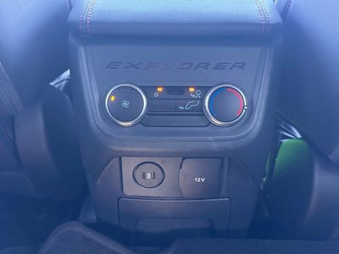 Used 2025 Ford Explorer ST-Line image 28