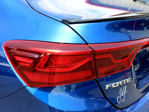 Used 2021 Kia Forte GT-Line image 11