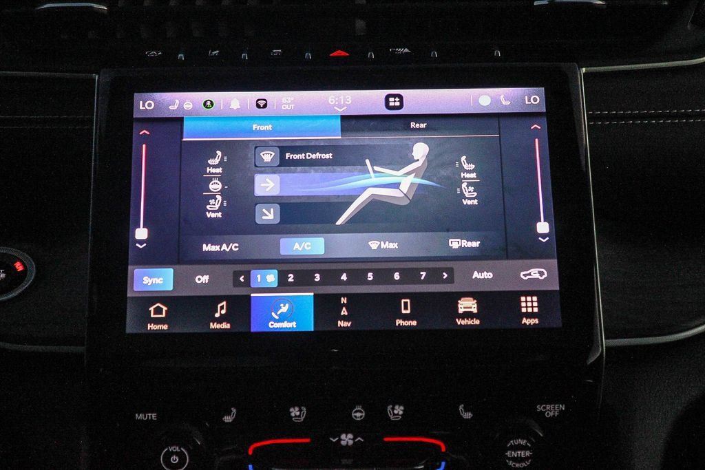 Used 2024 Jeep Grand Cherokee L Limited w/ Luxury Tech Group II AWD/4WD image 15