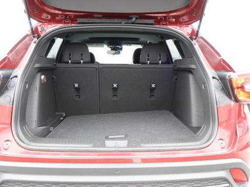 Used 2025 Chevrolet Trax RS w/ Sunroof Package image 18