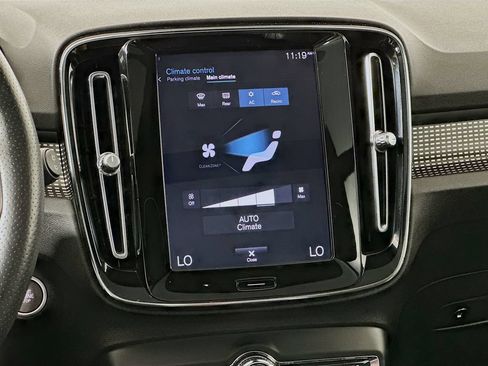 Used 2020 Volvo XC40 T4 R-Design w/ Protection Package Premier FWD image 14