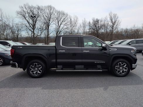 Used 2022 GMC Sierra 1500 SLT w/ SLT Premium Plus Package image 4