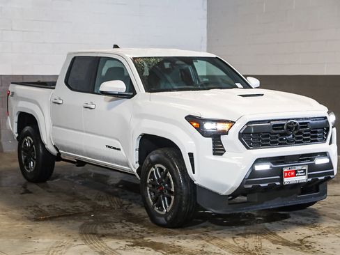 New 2026 Toyota Tacoma TRD Sport image 4