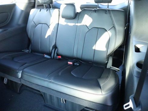 New 2026 Chrysler Pacifica Select FWD image 13