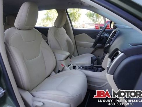 Used 2019 Jeep Cherokee Latitude w/ Popular Appearance Group FWD image 87