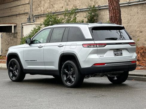 New 2026 Jeep Grand Cherokee Limited w/ Limited Altitude Package AWD/4WD image 5