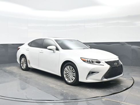 Used 2016 Lexus ES 350 w/ Premium Package w/Wood Trim image 9