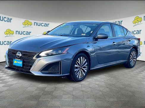 Used 2023 Nissan Altima 2.5 SV image 3