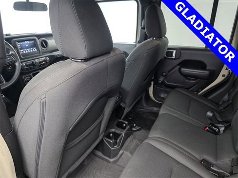 Used 2022 Jeep Gladiator Sport image 14