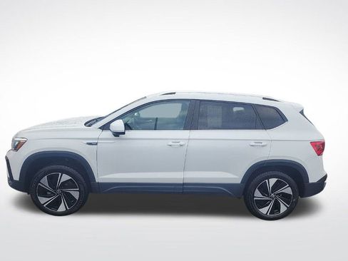 Used 2024 Volkswagen Taos SE image 5