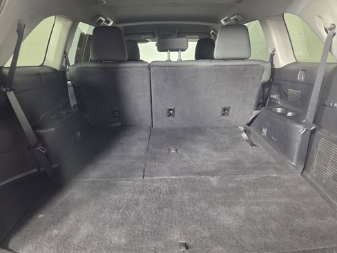 Used 2019 Toyota Highlander LE image 29