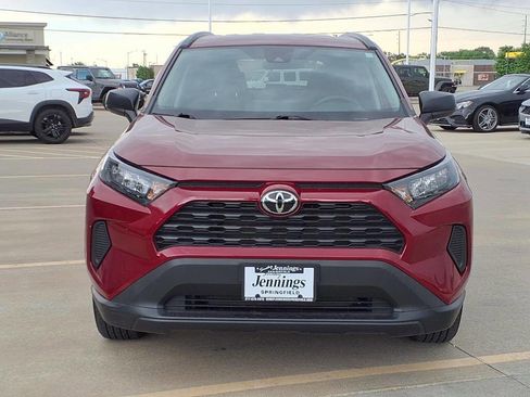 Used 2021 Toyota RAV4 LE image 8