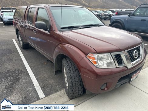 Used 2017 Nissan Frontier SV image 1