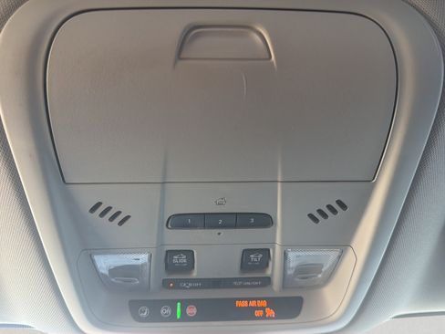 Used 2020 Buick Enclave Premium w/ Sun and Sites Package FWD image 22