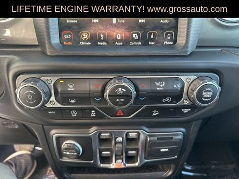 Used 2019 Jeep Wrangler Unlimited Sahara w/ Uconnect 4C Nav & Sound Group AWD/4WD image 23