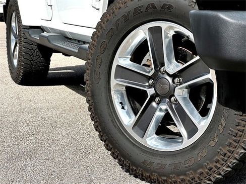 Used 2017 Jeep Wrangler Unlimited Sahara w/ Connectivity Group image 2