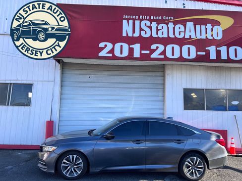 Used 2018 Honda Accord Hybrid image 2