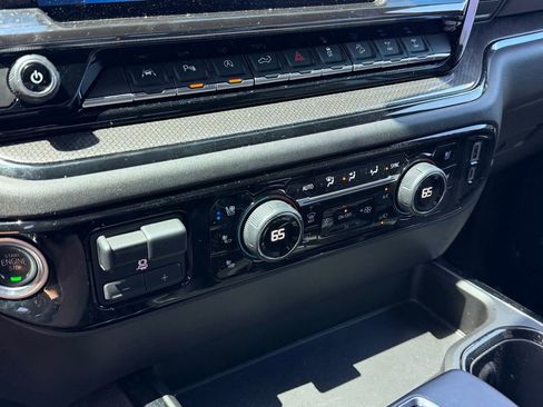 Used 2023 Chevrolet Silverado 1500 ZR2 image 19