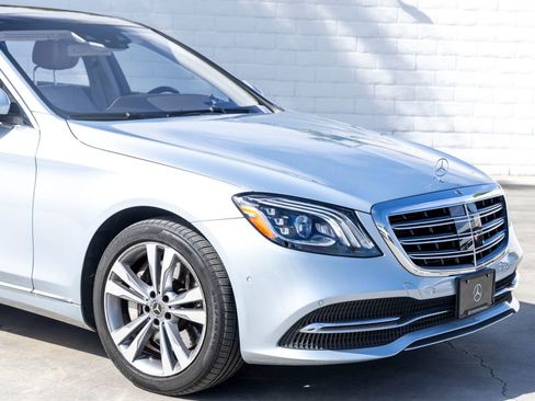 Used 2020 Mercedes-Benz S 560 Sedan image 3