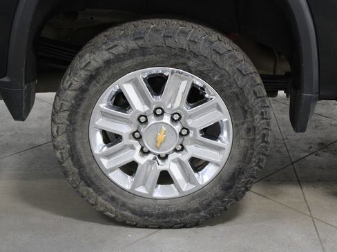 Used 2024 Chevrolet Silverado 2500 High Country w/ High Country Premium Package AWD/4WD image 17