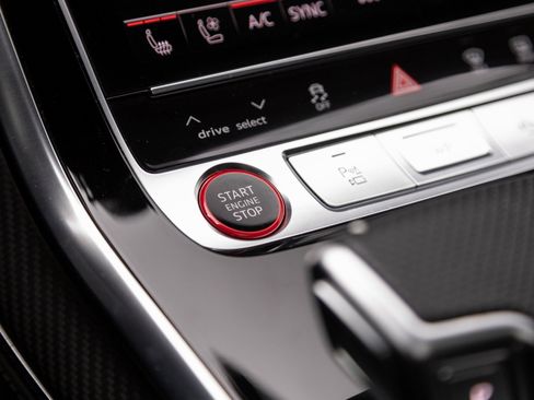 Used 2025 Audi RS Q8 performance image 26