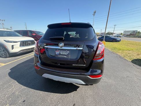 Used 2021 Buick Encore Preferred w/ Safety Package image 4