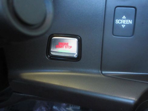 Used 2017 Chevrolet Corvette Stingray Coupe w/ Carbon Flash Badge Package image 63