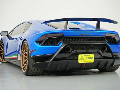 Used 2018 Lamborghini Huracan Performante image 6
