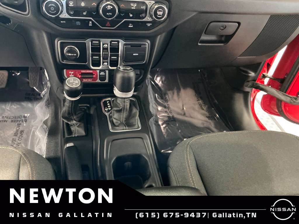 Used 2024 Jeep Wrangler Unlimited AWD/4WD image 12