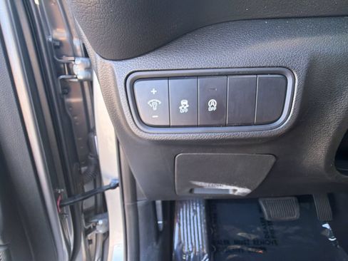 Used 2024 Kia Soul LX w/ Option Group 015 FWD image 19