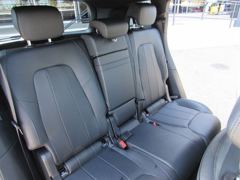Used 2022 Mercedes-Benz EQB 300 4MATIC image 28