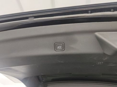 Used 2024 Cadillac Escalade ESV Premium Luxury w/ Performance Package image 25