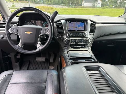 Used 2017 Chevrolet Suburban Premier AWD/4WD image 35