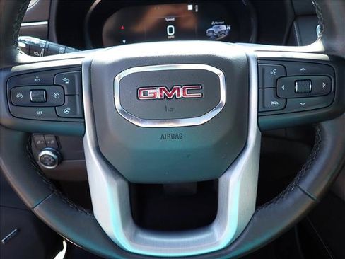 Used 2022 GMC Yukon SLT w/ SLT Luxury Package AWD/4WD image 18
