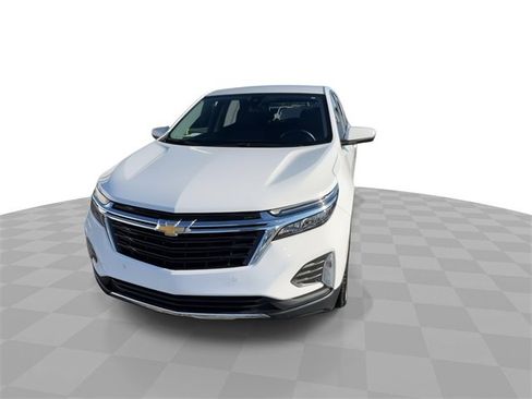 Certified 2024 Chevrolet Equinox LT w/ LPO, Floor Liner Package image 4