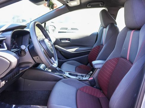 Certified 2025 Toyota Corolla SE image 17