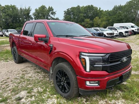 Used 2025 Ford F150 Platinum w/ FX4 Off-Road Package AWD/4WD image 4