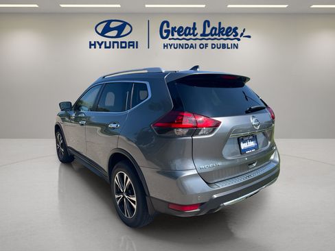 Used 2020 Nissan Rogue SV w/ Premium Package AWD/4WD image 3